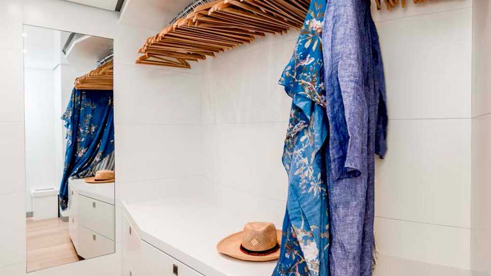 Master wardrobe 