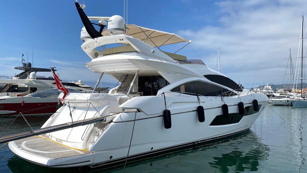 Exterior Sunseeker 80 Sport Yacht 2014