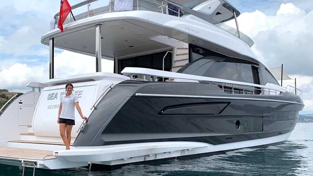 Exterior Azimut 78 Flybridge