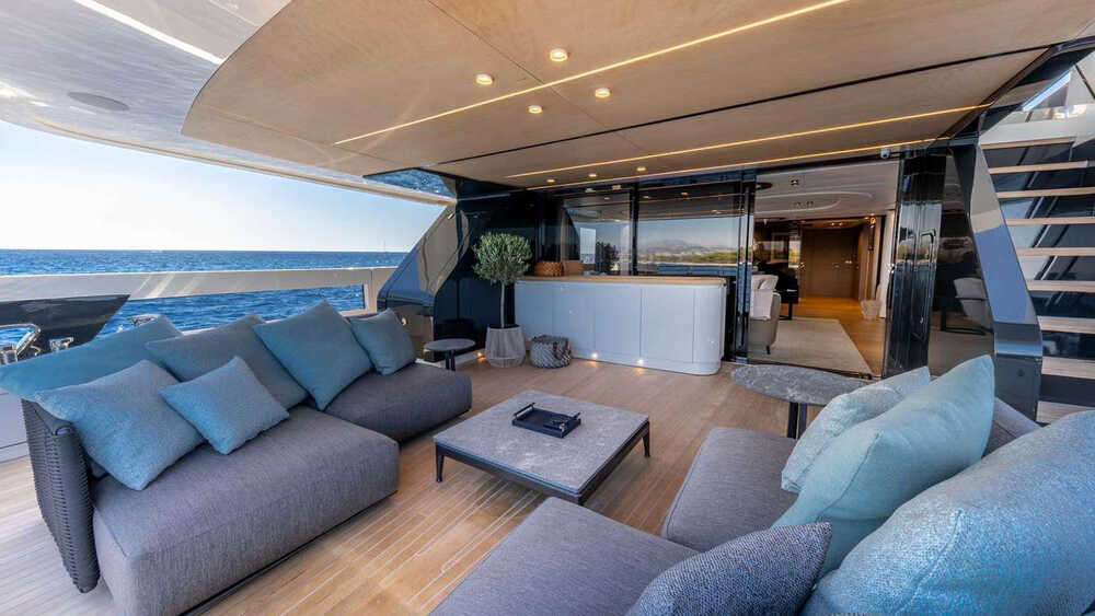 Lounge area on cockpit