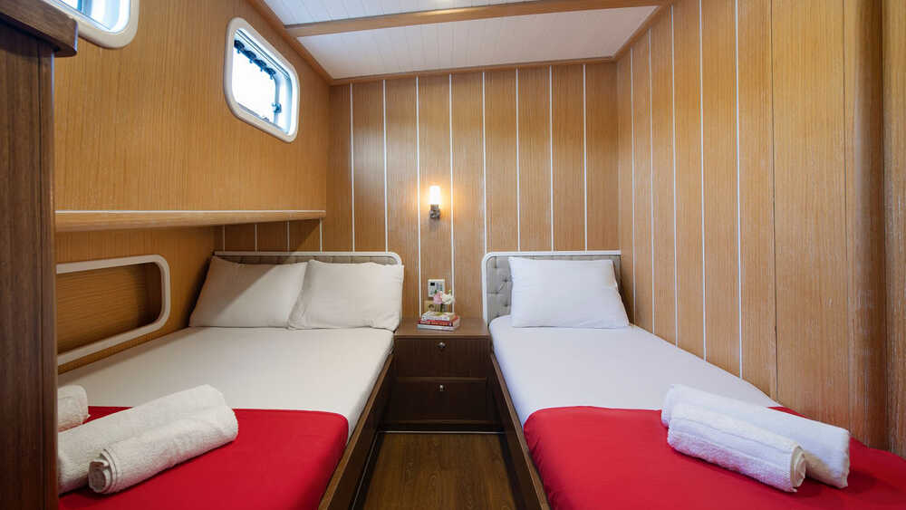 Guest cabin