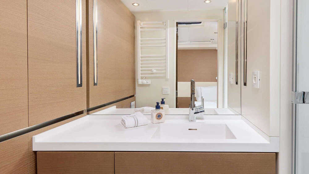 Twin Cabin Bathroom 