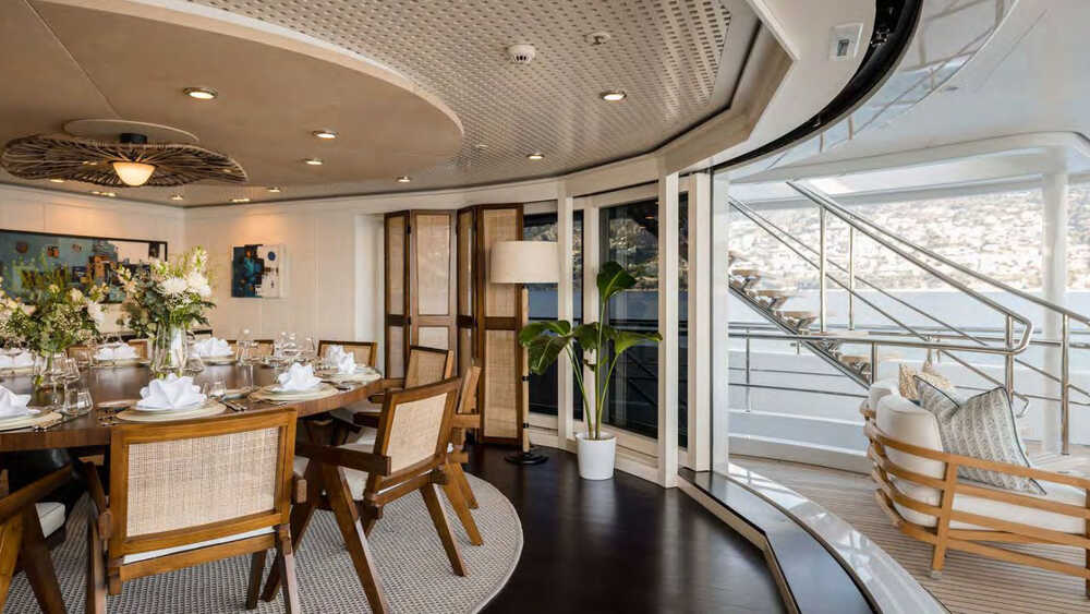 Upper Deck - Dining