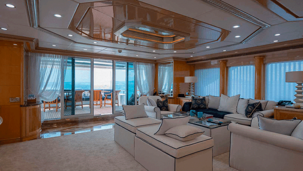 Main deck salon