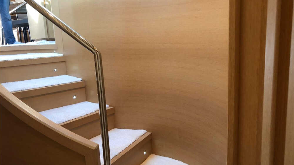 Steps to lower deck