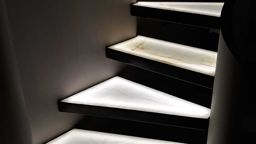 Steps to lower deck