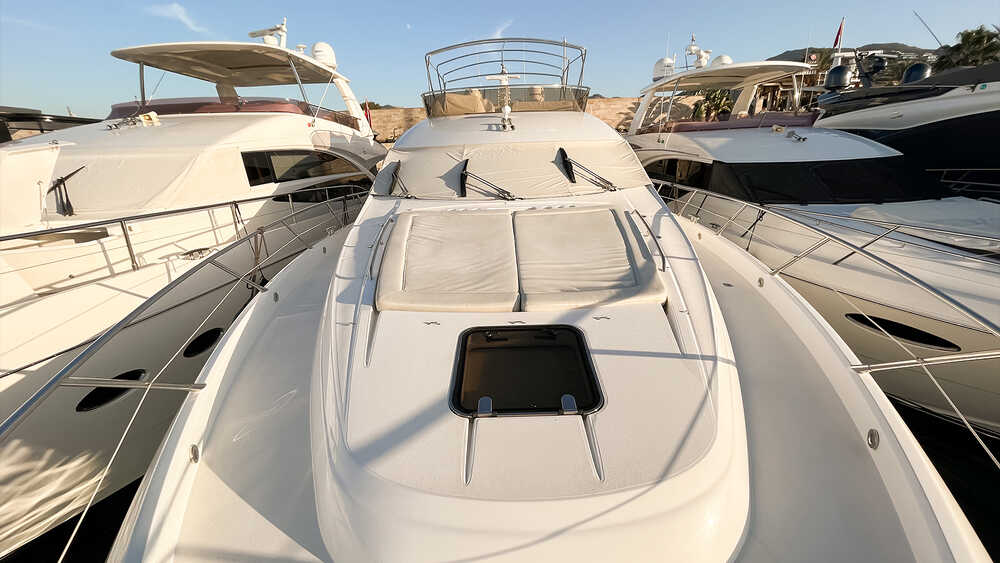 Loungers in the bow