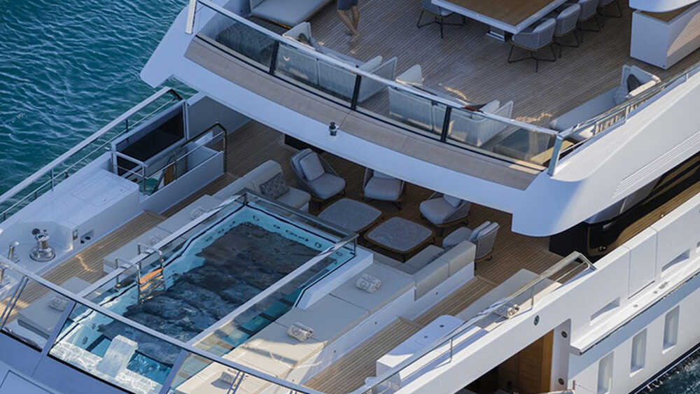 Aft lounge areas