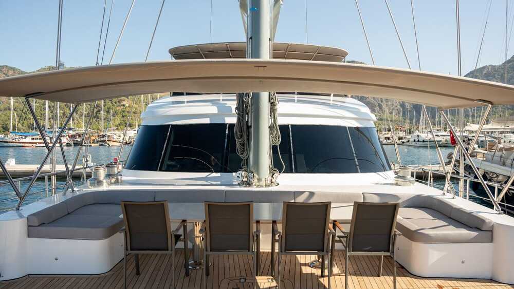 Deck lounge area