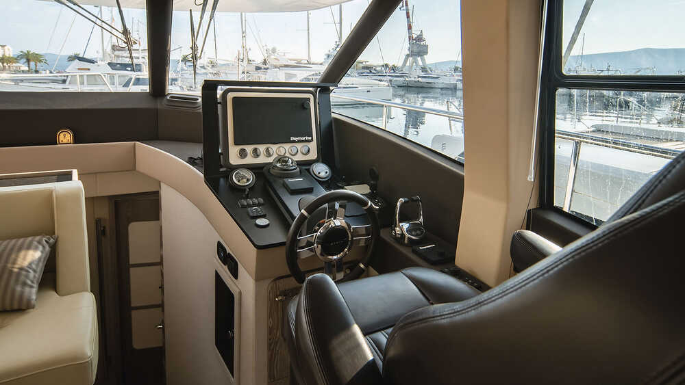 Main helm station