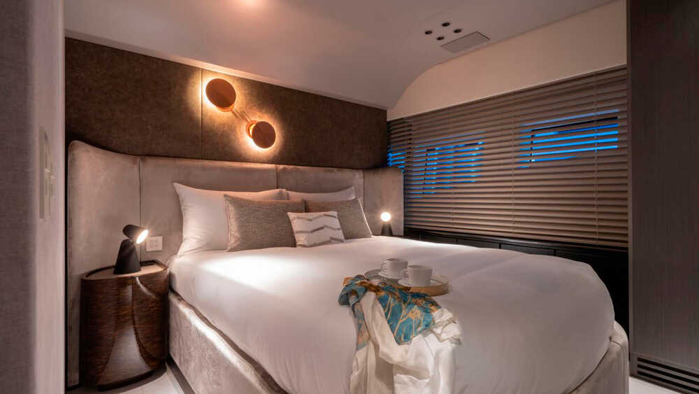 Guest cabin