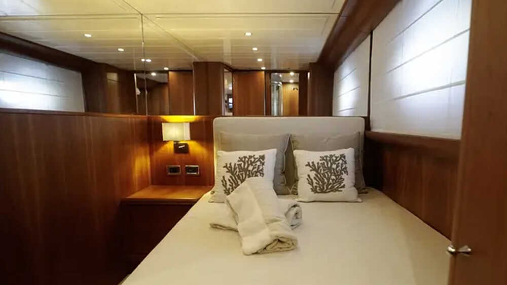 Guest cabin with double bed