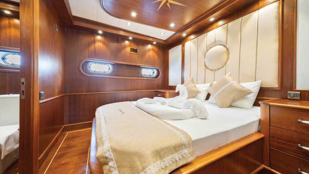 Guest cabin