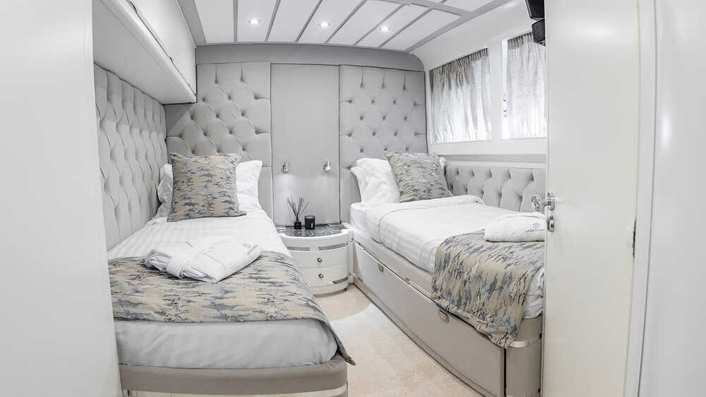 Twin guest cabin