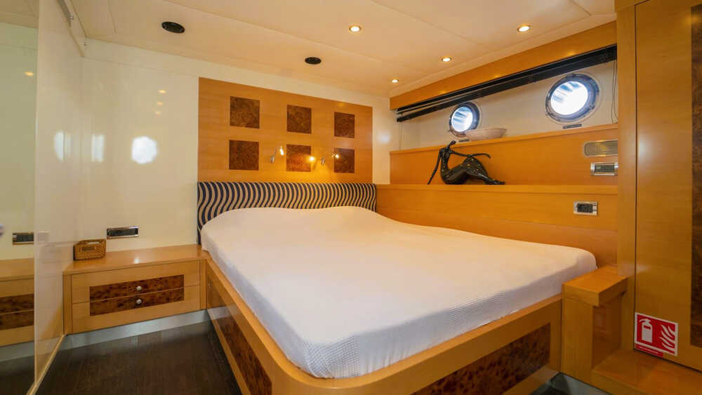 Double cabin