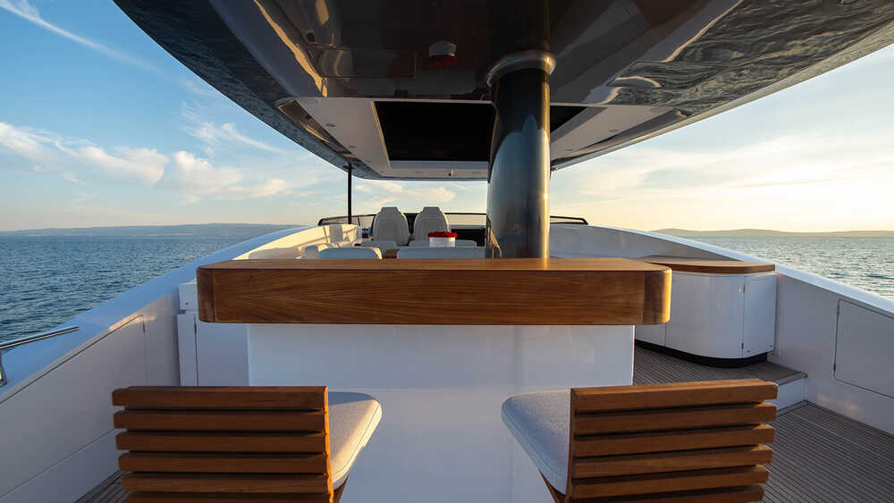 Bar on flybridge