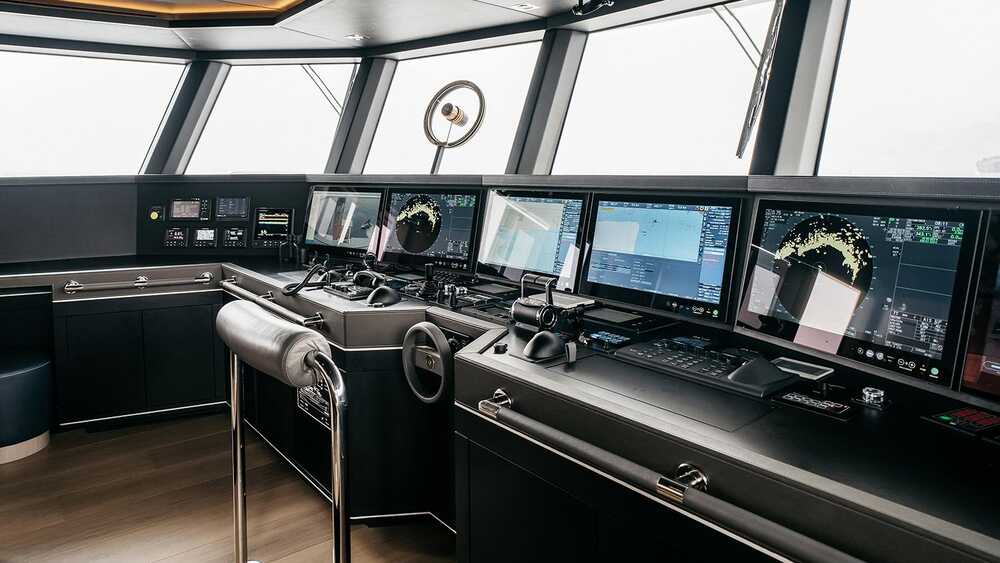 Helm station