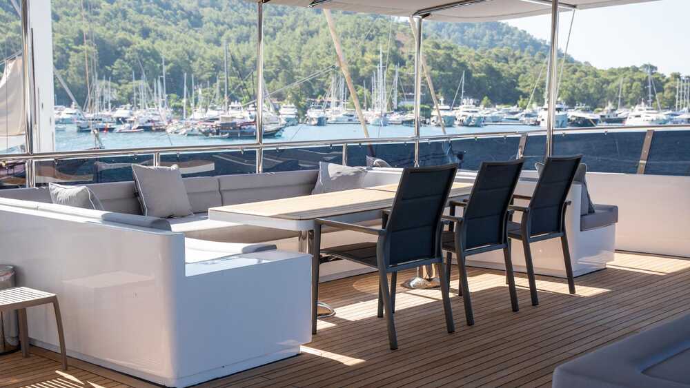 Deck lounge area