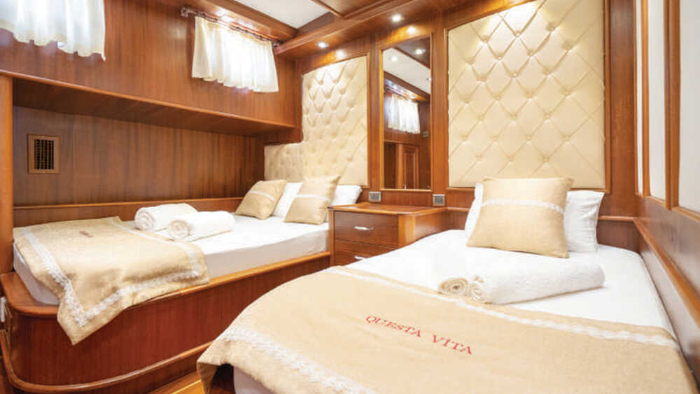 Guest cabin with singles