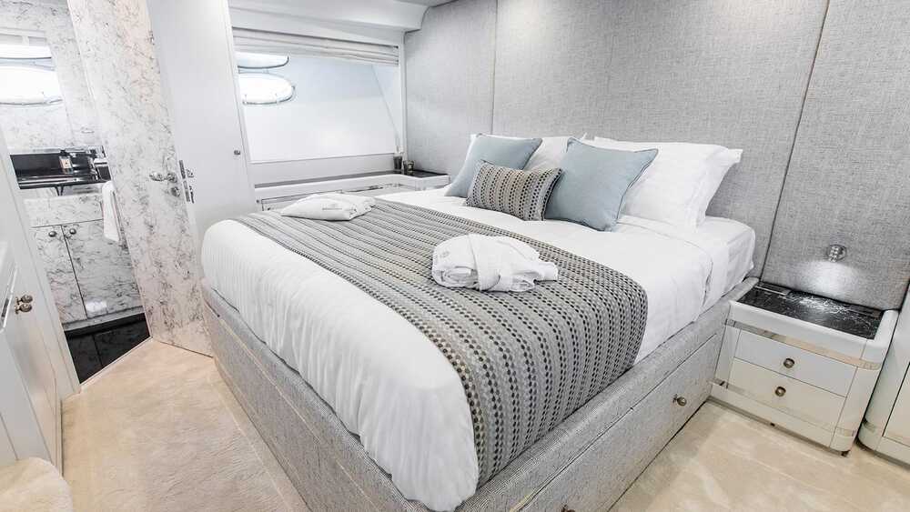 Double guest cabin
