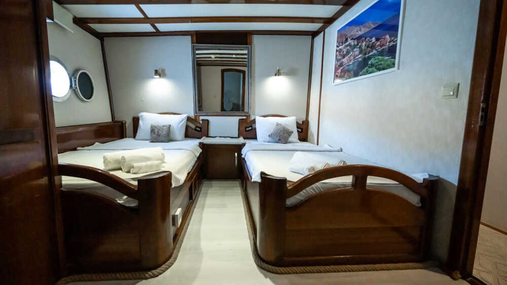 Twin guest cabin