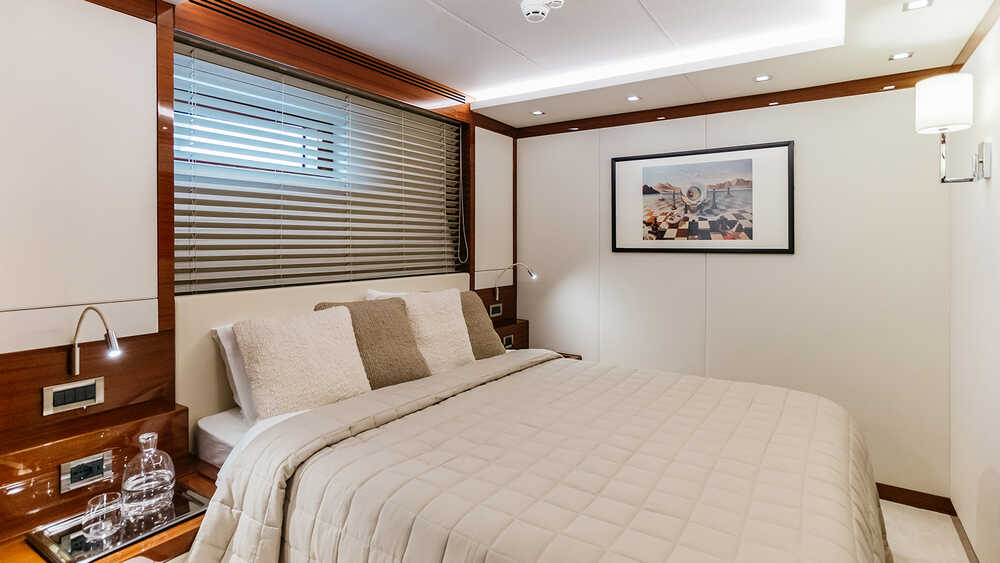 Guest double cabin