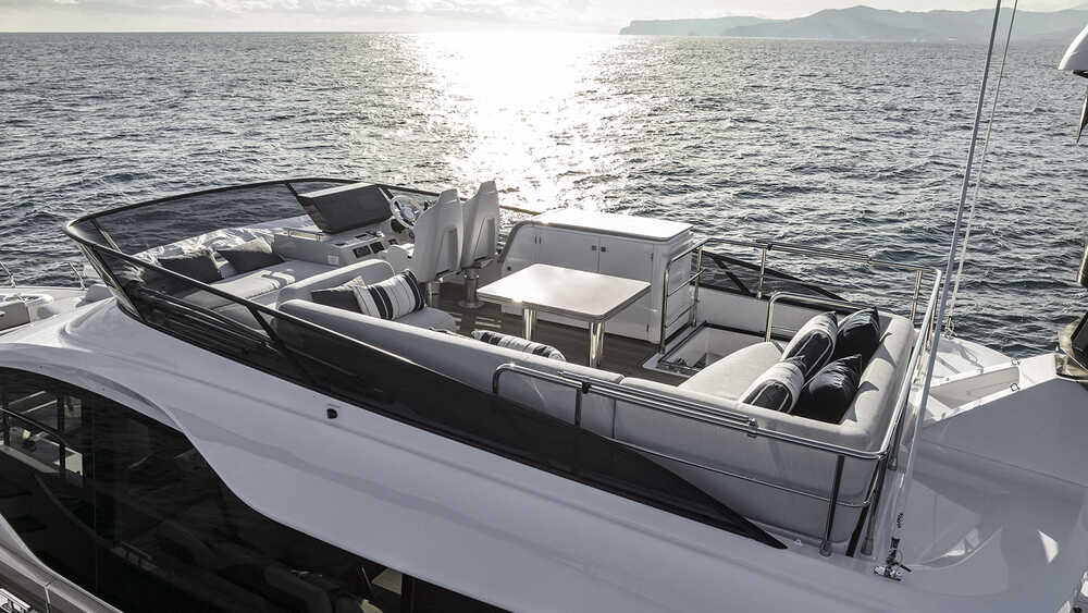 Flybridge 