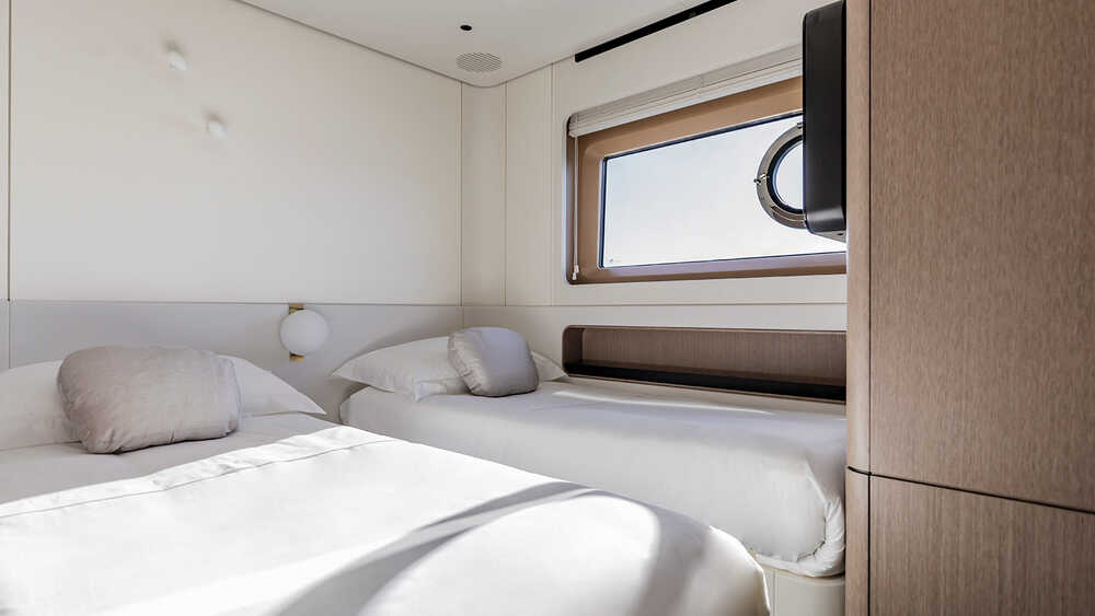 Guest cabin on port side