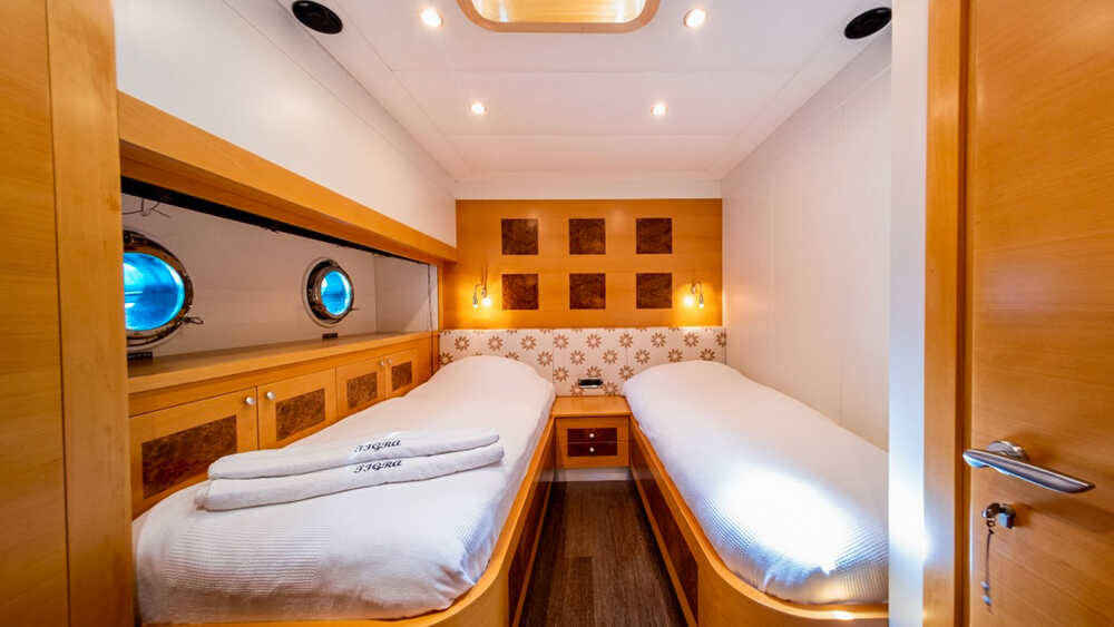 Twin cabin