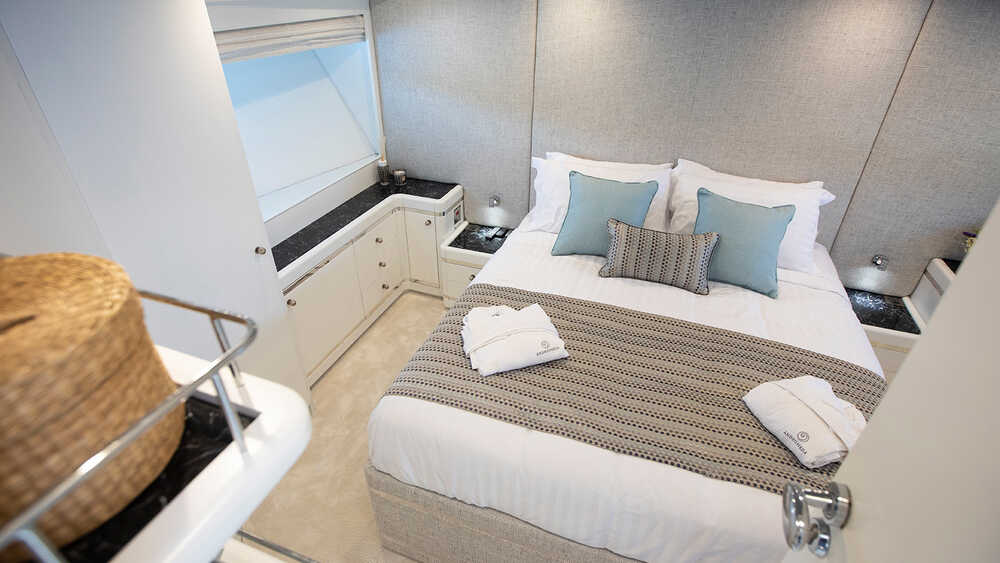 Double guest cabin