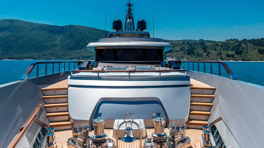 Bow area on upper deck