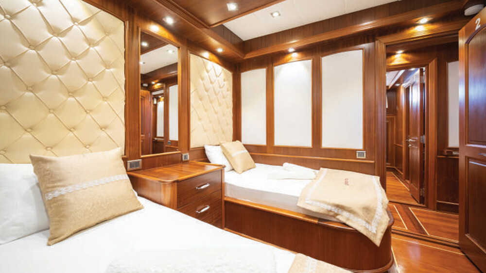 Guest cabin with singles
