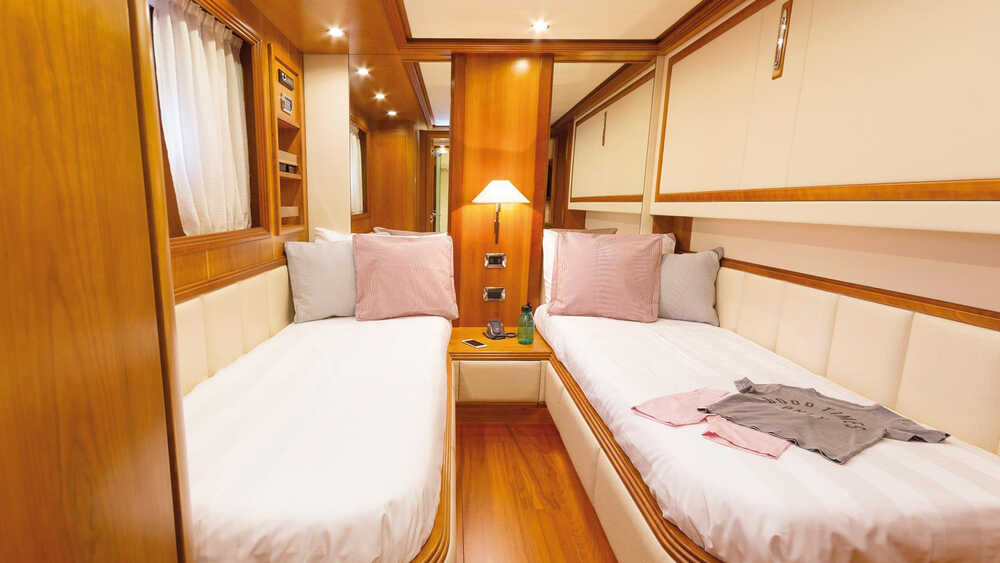 Twin cabin