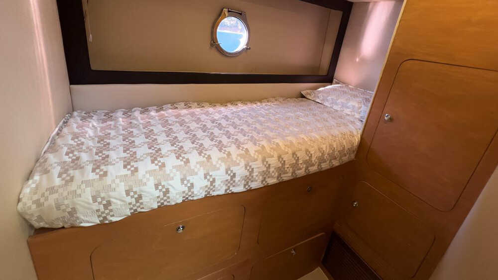 Guest cabin