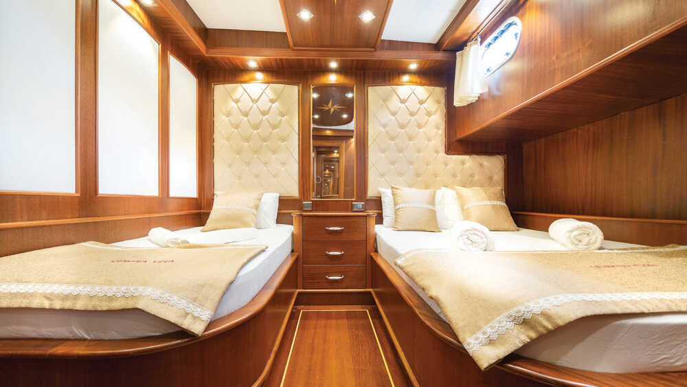 Guest cabin with singles