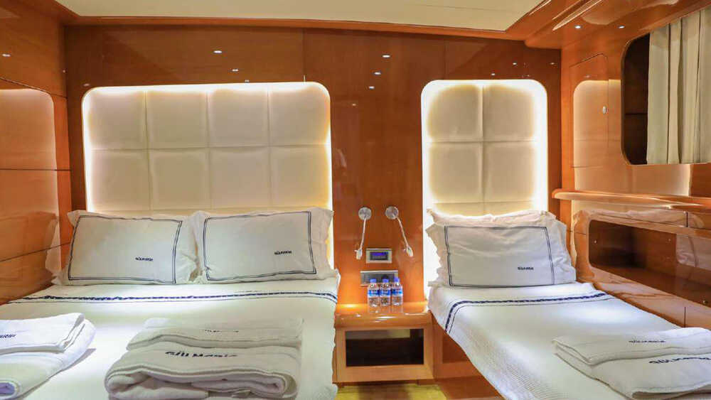 Guest cabin with double and single beds