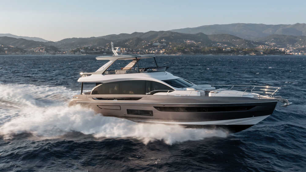 Exterior Azimut 72 Fly