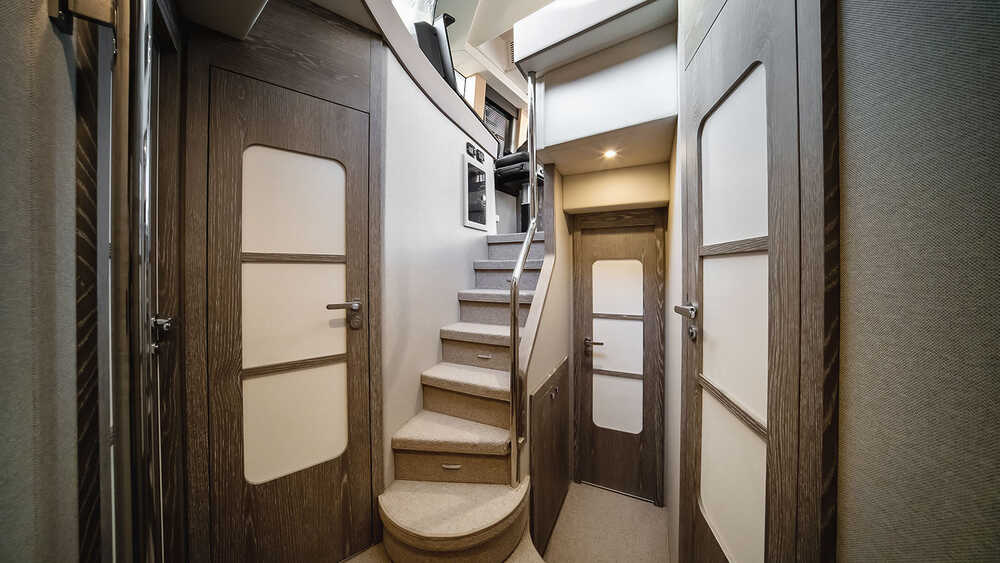 Lower deck