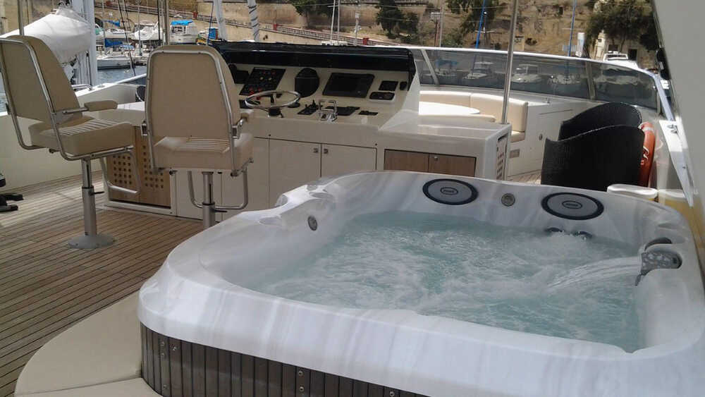 Jacuzzi on flybridge
