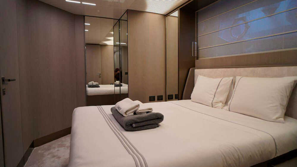 VIP double cabin