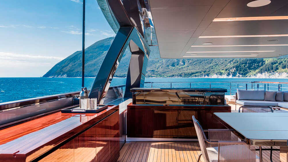 Wet bar on sun deck
