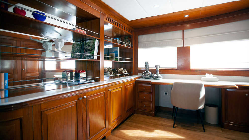 Master cabin on upper deck