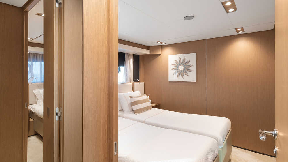 Guest cabin