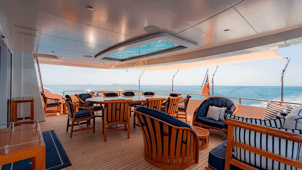 Upper deck