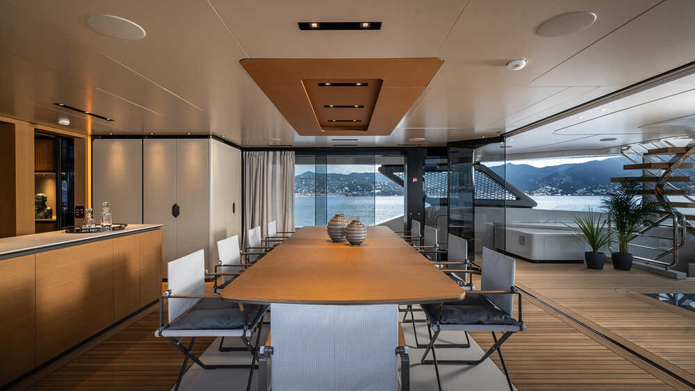 Dinette on upper deck