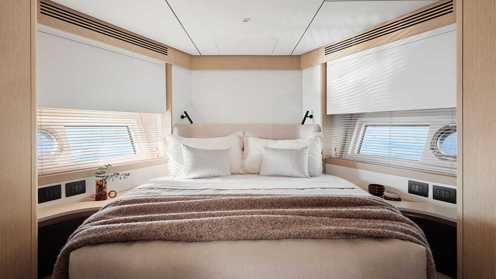 Bow VIP cabin