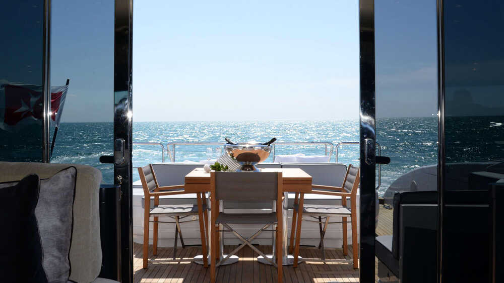 Aft deck dining