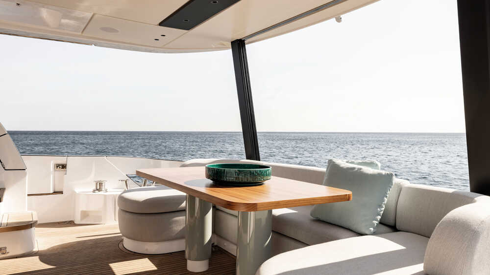 Dining area on cockpit