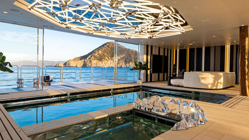 Swimming pool on lower deck