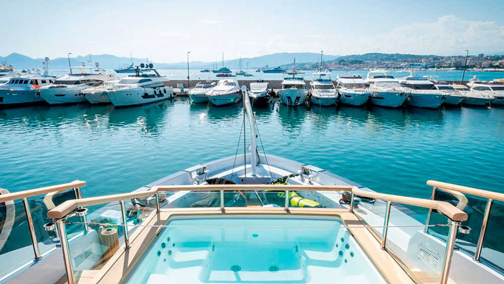 Main Deck Jacuzzi